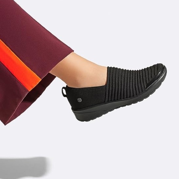WOMEN'S BZEES GLEE SLIP-ON SHOES - Picture 1 of 8